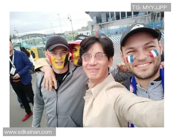 从篮球场到绿茵场的传奇之路:小时候的足球明星与篮球的缘分 从篮球场到绿茵场的传奇之路:小时候的足球明星与篮球的缘分